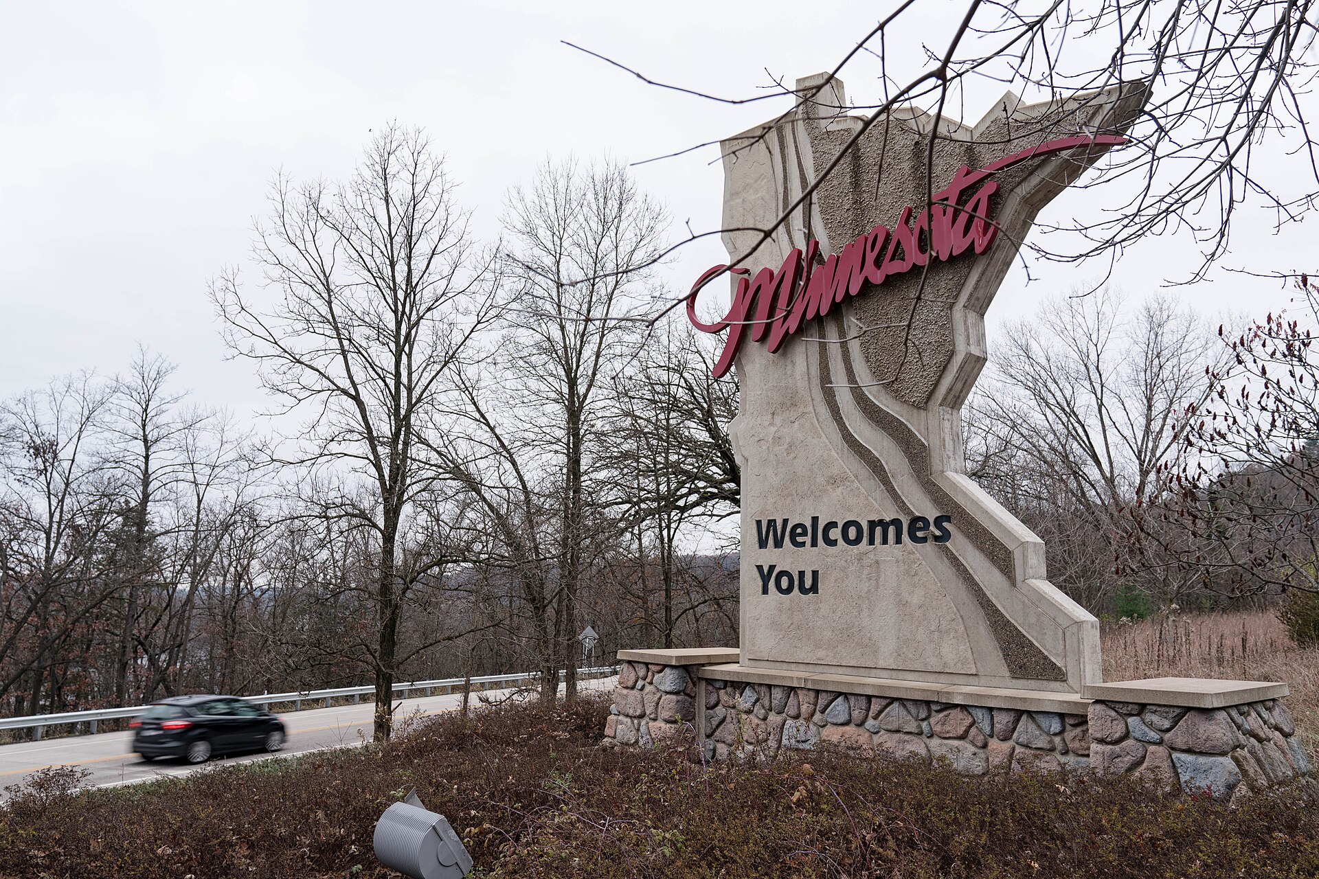 Minnesota Welcomes You sign