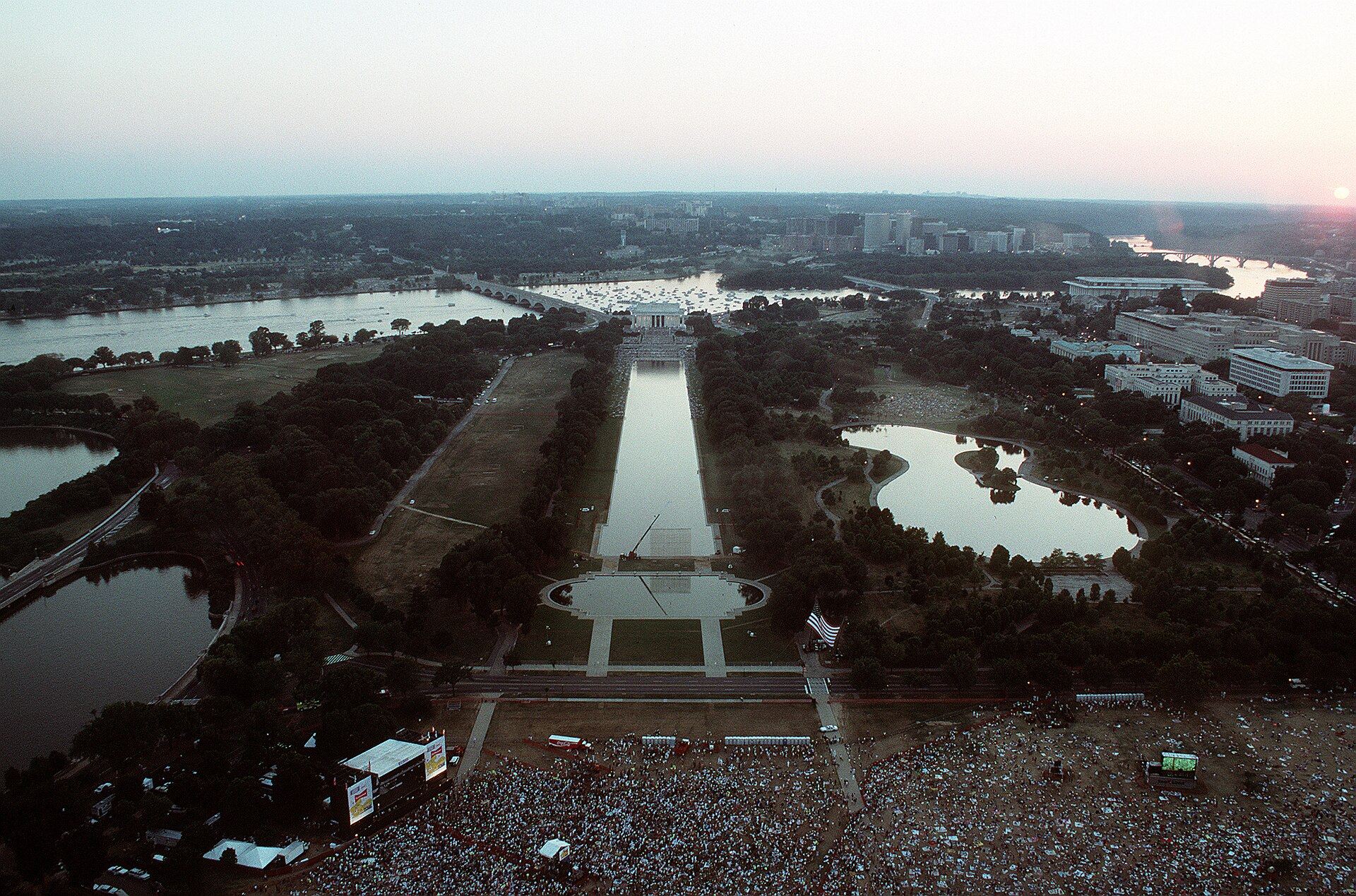An overview of the Lincoln Memorial, Reflecting Pool and a portion of the Mall, with a crowd gathered for the National Victory Celebration, a day long event being held in honor of t DPLA 8b525e03e3721e8fc04d91ea75db1e94