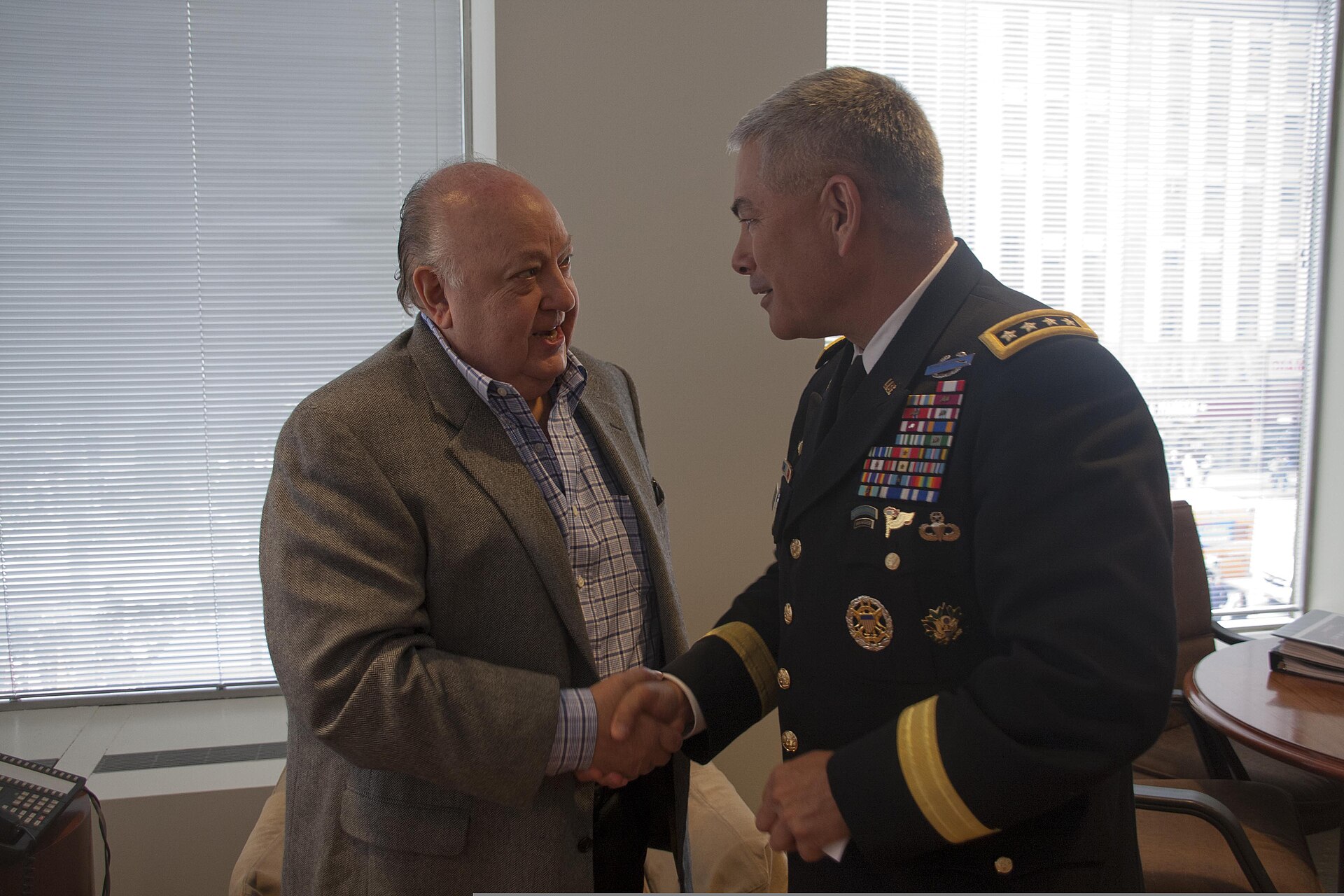 Vice Chief of Staff of the U.S. Army Gen. John F. Campbell meets with Roger Ailes, president of Fox News and chairman of the Fox Television Stations Group, at the Fox News Headquarters in Times Square, New York 130507 A EL344 433