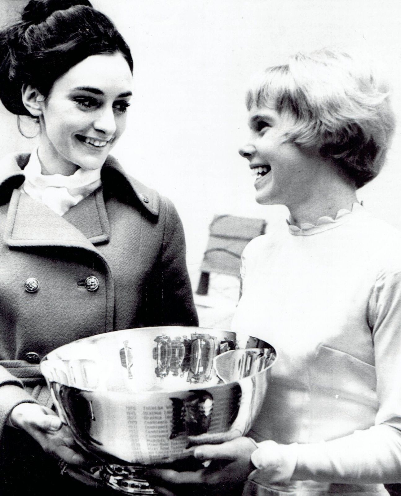 Peggy Fleming and Janet Lynn 1969