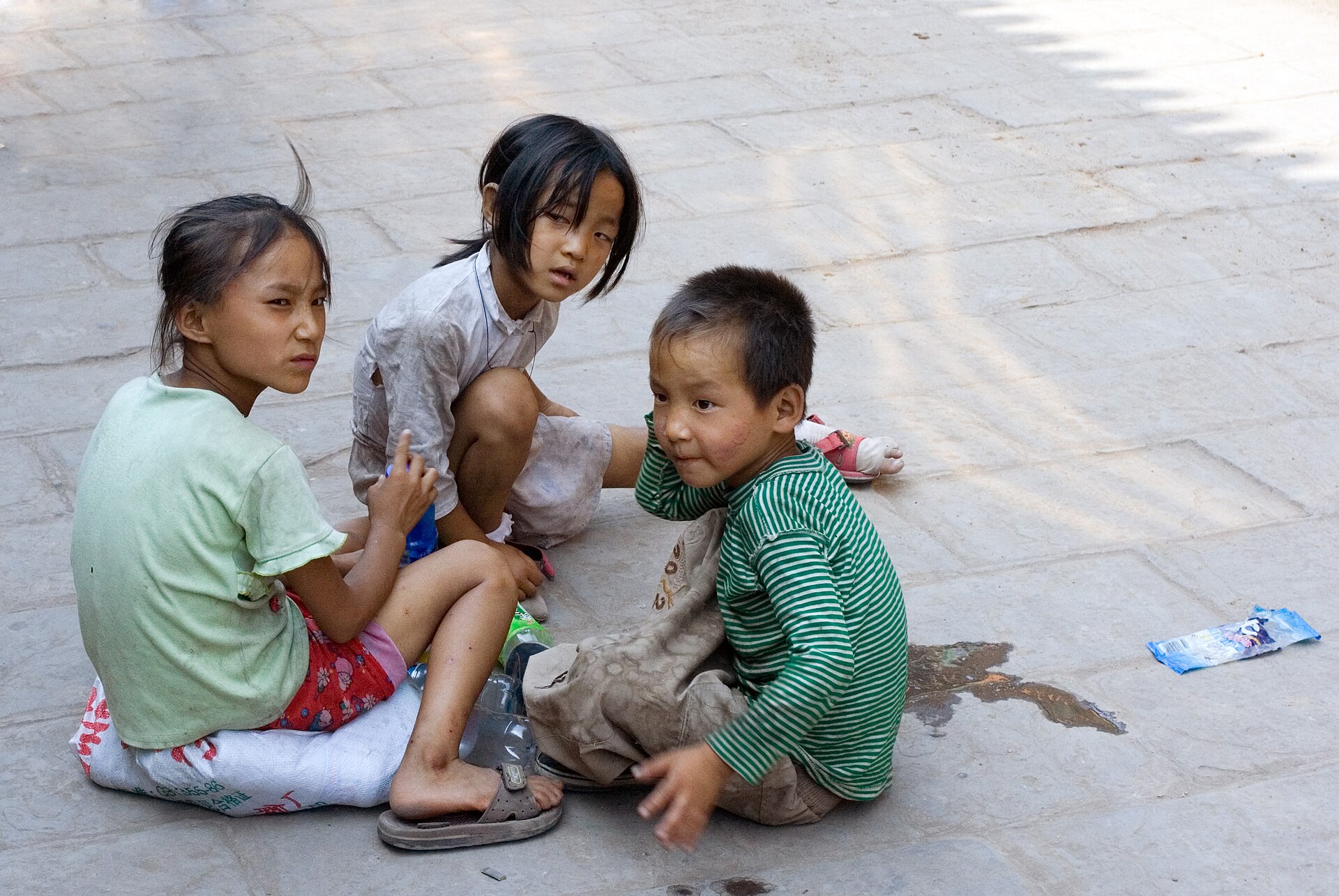 Children in Pingyao 2006 08 16
