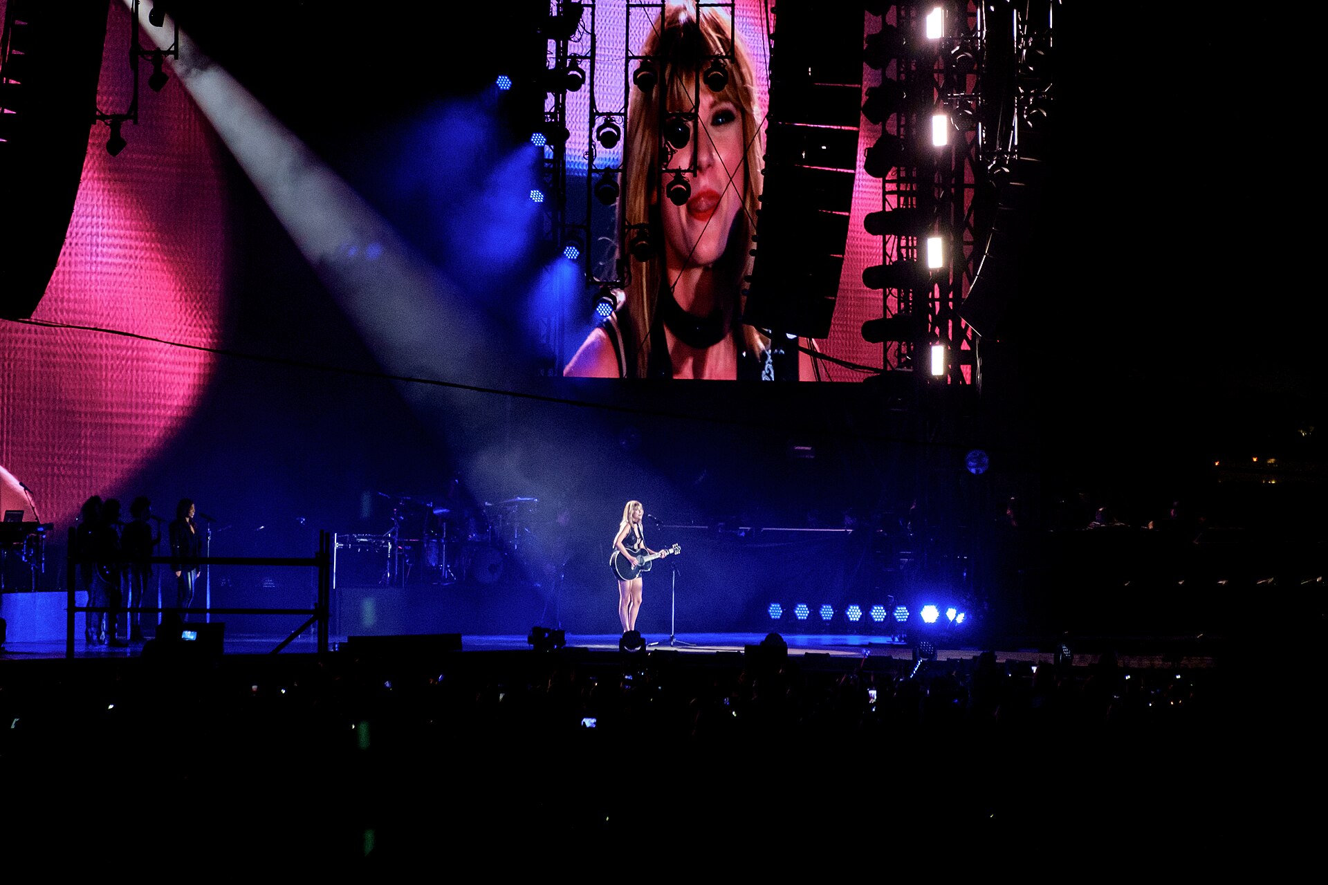 Taylor Swift Performance (31592454132)
