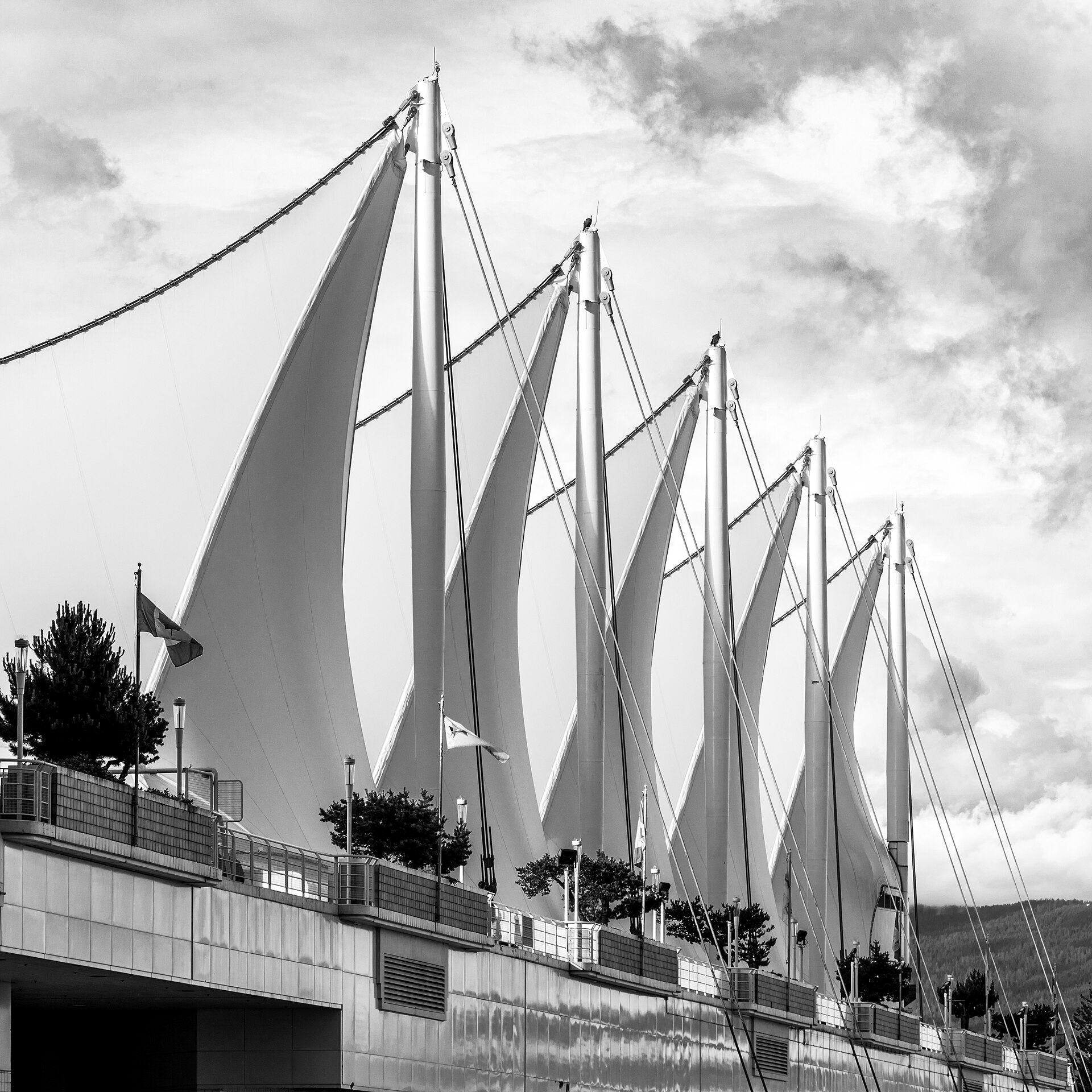 Vancouver (BC, Canada), Canada Place 2022 1906 (bw)